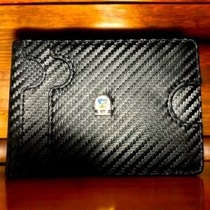 New in box Men’s Wallet